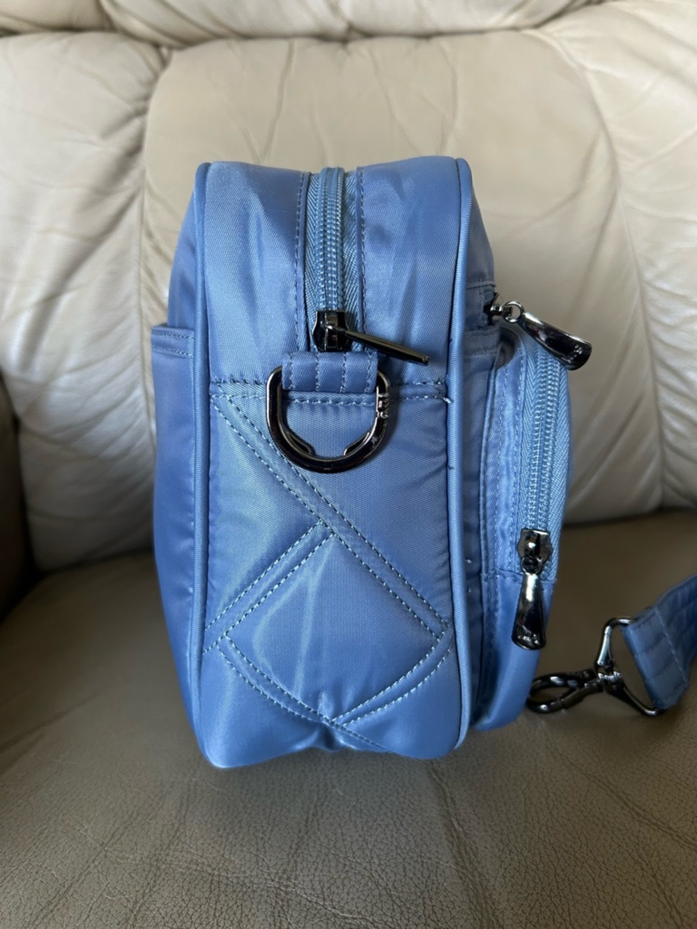 Lug Carousel XL 2 Crossbody Bag Purse Blue Moon EUC - Picture 5 of 14